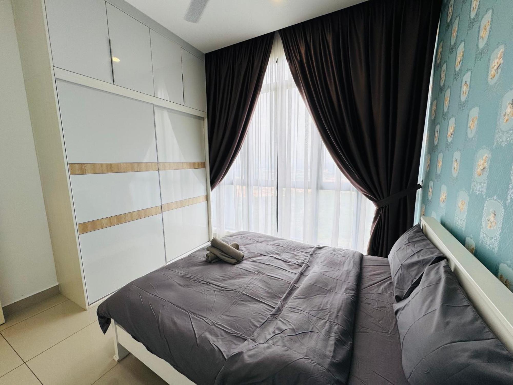 Walk To Legoland, D'Pristine Medini Apartment Нусаджая Екстериор снимка