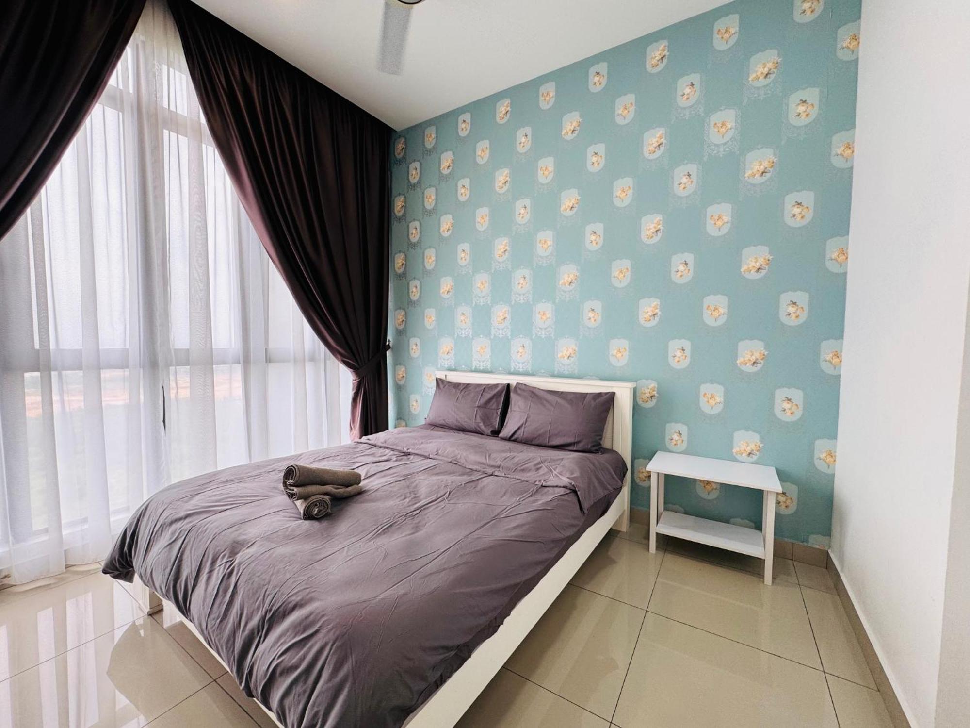 Walk To Legoland, D'Pristine Medini Apartment Нусаджая Екстериор снимка