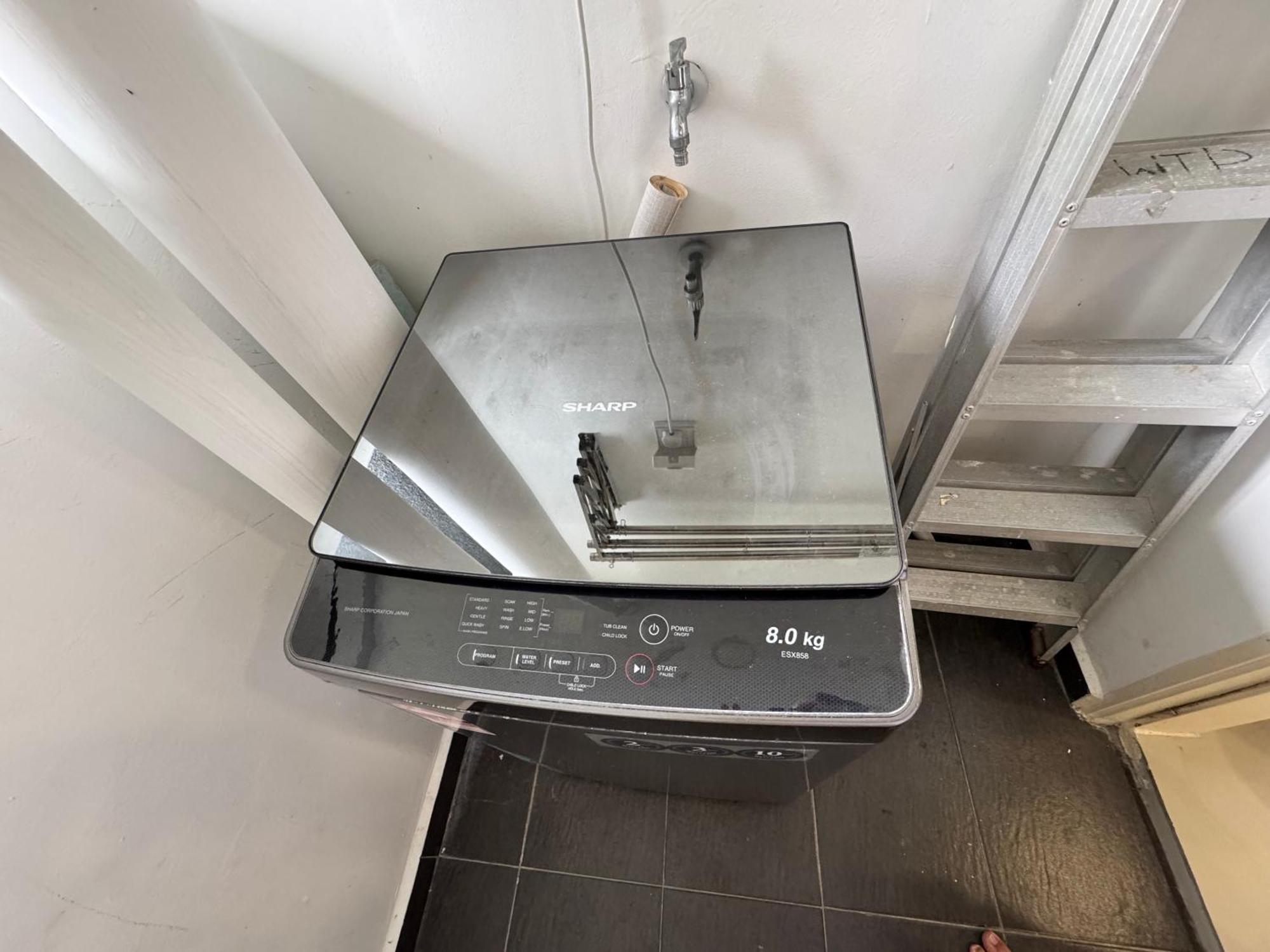 Walk To Legoland, D'Pristine Medini Apartment Нусаджая Екстериор снимка