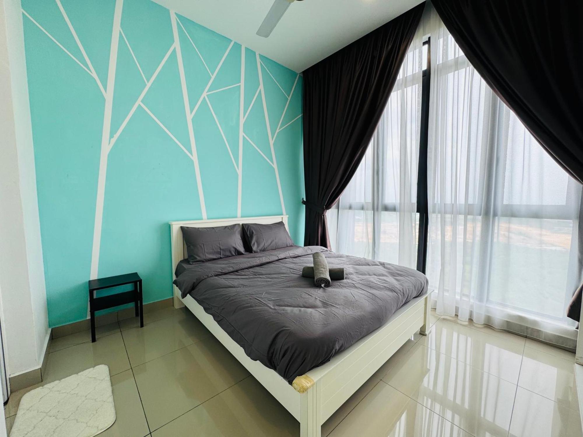 Walk To Legoland, D'Pristine Medini Apartment Нусаджая Екстериор снимка